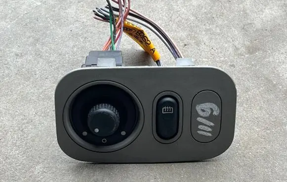 Renault Kangoo I Wing mirror switch 8200439556