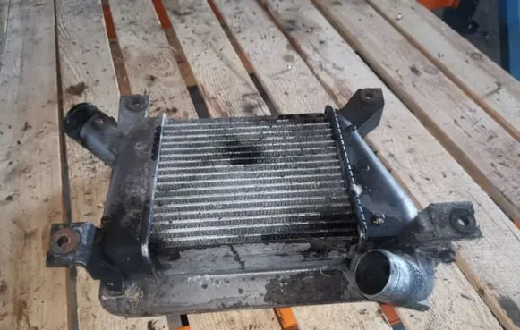 Nissan X-Trail T30 Intercooler radiator 020909