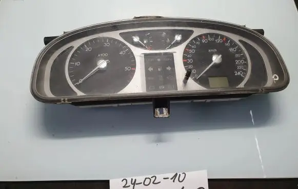 Renault Laguna II Speedometer (instrument cluster) 8200170305 7J0HPD12