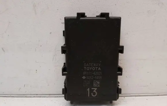 Toyota RAV 4 (XA40) Gateway control module 8911142021 50125459
