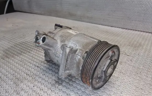 Volkswagen Caddy Air conditioning (A/C) compressor (pump) 5K0820803A