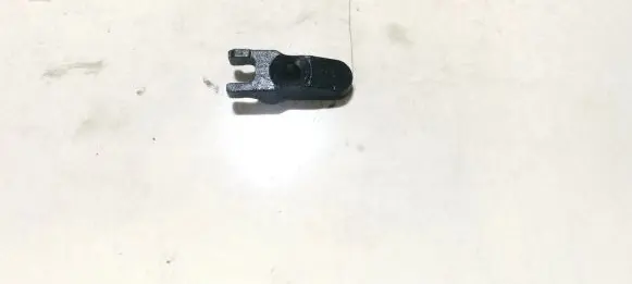 Hyundai Trajet Fuel Injector clamp holder