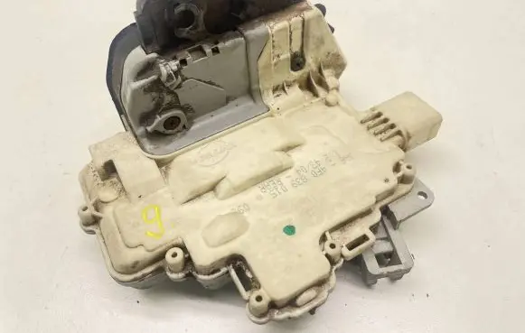 Audi A6 S6 C6 4F Rear door lock 4F0839015
