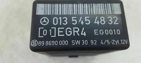 Mercedes-Benz E W124 Engine control unit/module 135454832 898690000