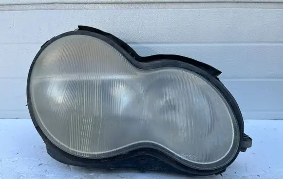 Mercedes-Benz C W203 Headlight/headlamp A2038200261