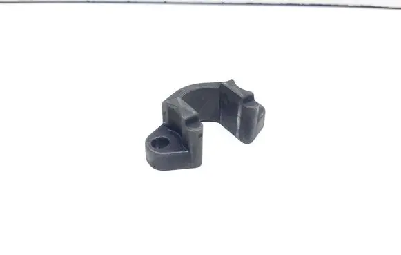 BMW X3 E83 Fuel Injector clamp holder 