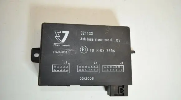 Audi A4 S4 B6 8E 8H Tow bar trailer control unit/module 321133