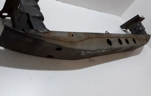Toyota Avensis T250 Front bumper cross member