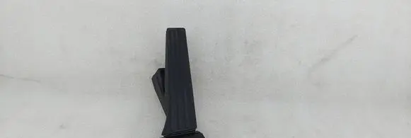 Accelerator throttle pedal