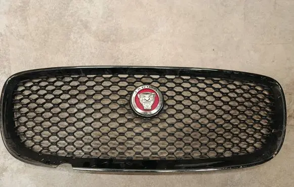 Jaguar XF X260 Front bumper upper radiator grill GX63018K28B
