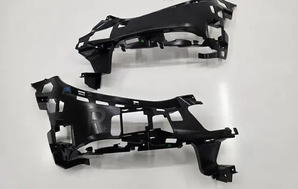 Mercedes-Benz E W213 Front bumper mounting bracket A2138851165