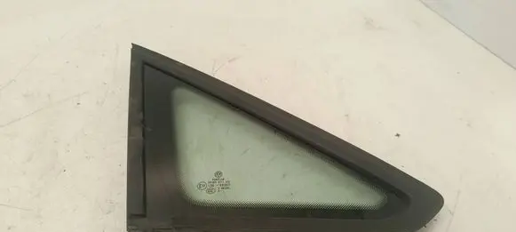 Volkswagen Caddy Front triangle window/glass