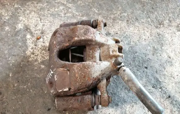 Peugeot 308 SW Front brake caliper
