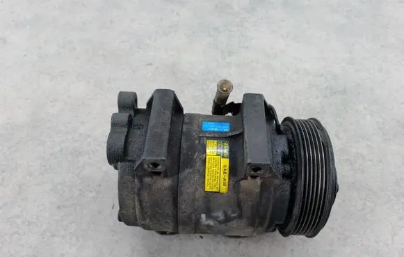 Volvo V70 Air conditioning (A/C) compressor (pump) 8708581