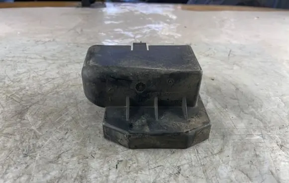 Mercedes-Benz Vito Viano W638 Other engine bay part A6385450283