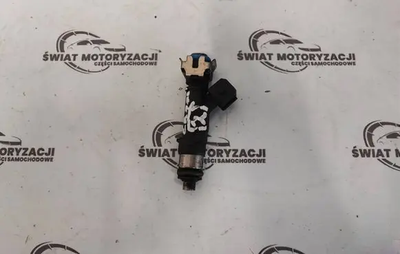 Opel Meriva B Fuel injector 0280158205