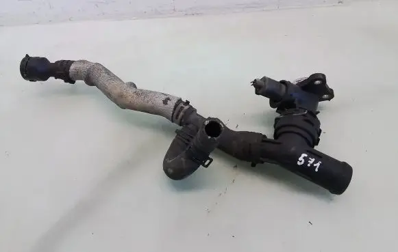 Volkswagen PASSAT B6 Engine coolant pipe/hose