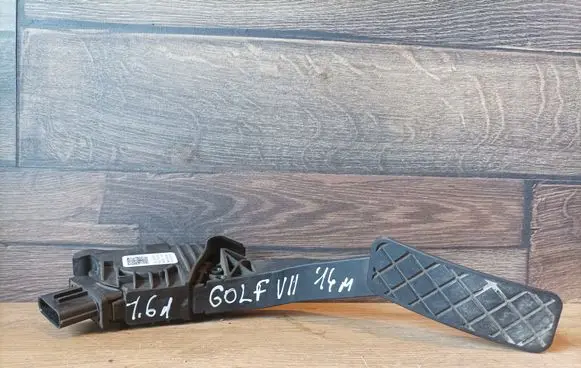Volkswagen Golf VII Accelerator throttle pedal 5Q2723503D 6PV01062105