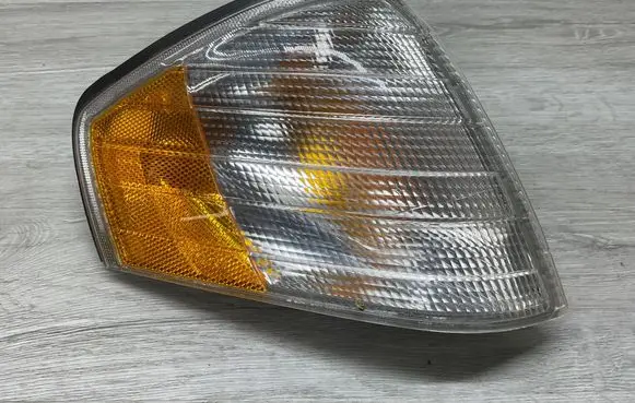 Mercedes-Benz SL R129 Front indicator light 1315106913 1298260843 2357NA