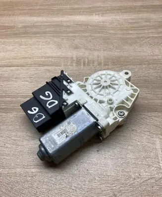 Volkswagen PASSAT B6 Rear door window regulator motor 1K0959704B
