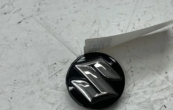 Suzuki Vitara (LY) Original wheel cap 4325251K10