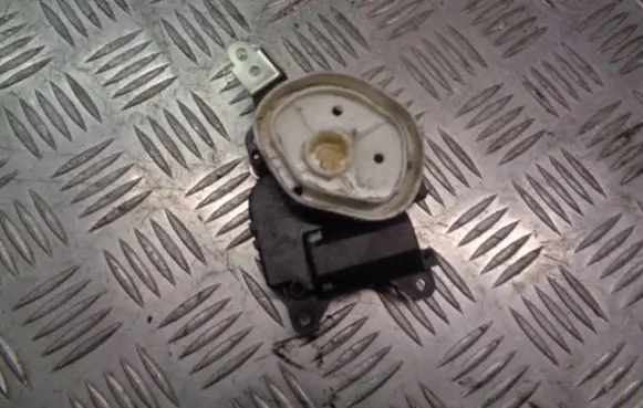 Suzuki Swift I A/C air flow flap actuator/motor 1138002530
