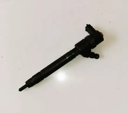 Volvo V70 Fuel injector 30777526