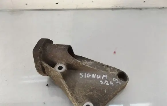 Opel Signum Engine mounting bracket