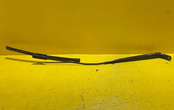 Renault Clio III Front wiper blade arm 8200268917