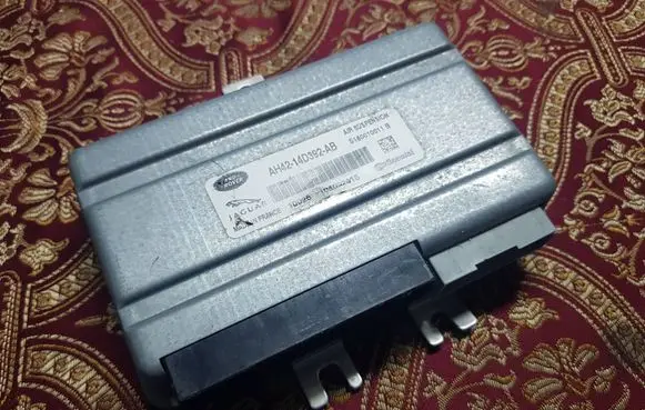 Jaguar XJ X351 Air suspension control unit module (rear) AH4214D392AB S180010011B