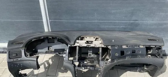 KIA Magentis Dashboard 847102G100VA 5076R0197