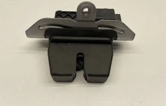 Ford Mondeo MK V Tailgate/trunk/boot lock/catch/latch DS7AN442A66AB
