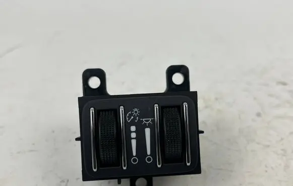 Maserati Ghibli Interior lighting switch 68141052AD