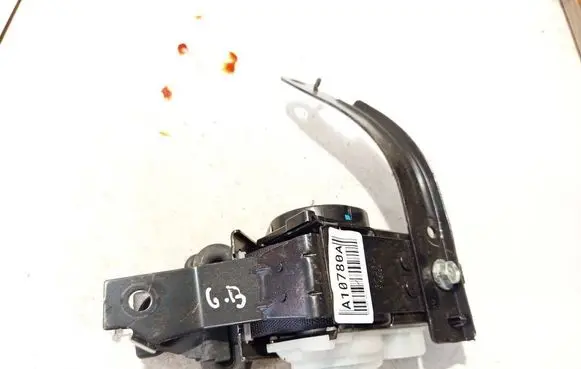 Honda Jazz Rear seatbelt use