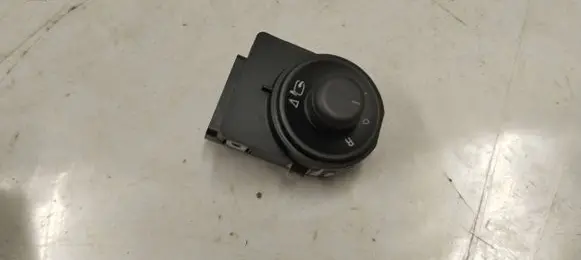 Opel Astra J Wing mirror switch 13345014