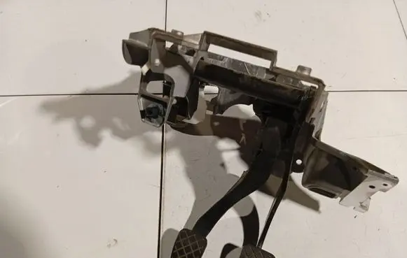 Audi A5 8T 8F Clutch pedal 8K2721140A