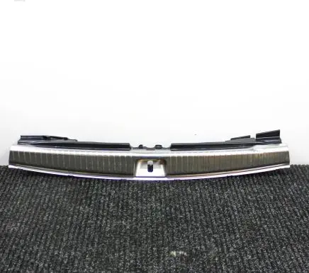 Trunk/boot sill cover protection