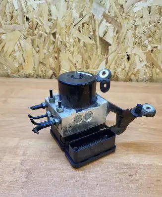Volvo XC70 ABS Pump 31329139