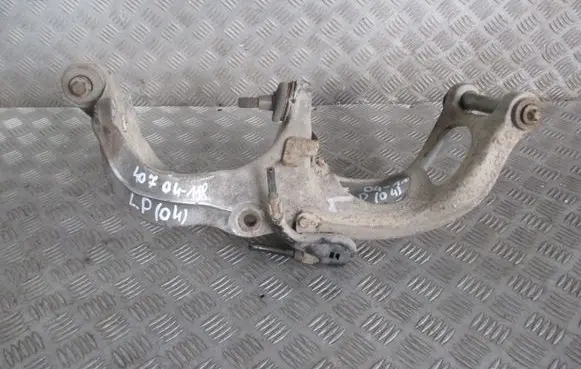 Peugeot 407 Front wheel hub spindle knuckle