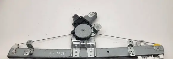 Nissan Leaf I (ZE0) Front door window regulator with motor 807313NA0A