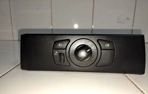 BMW 5 E60 E61 Light switch 692525202 6925287 3328020100