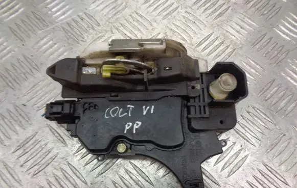 Mitsubishi Colt Front door lock