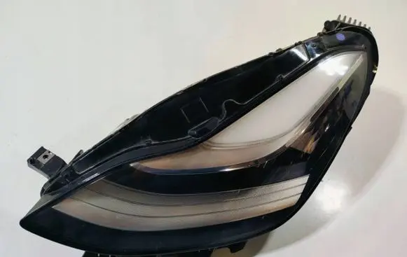 Tesla Model 3 Headlight/headlamp 1077375-50-B