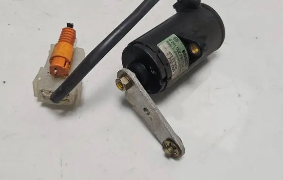 BMW 5 E39 Accelerator pedal position sensor 1712009 0281002291 963201536