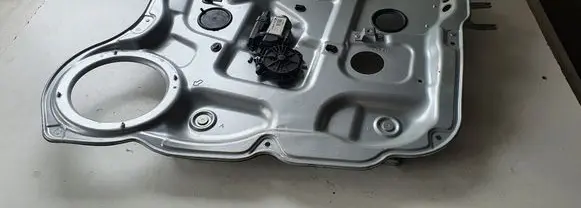 Hyundai Santa Fe Front door window regulator motor