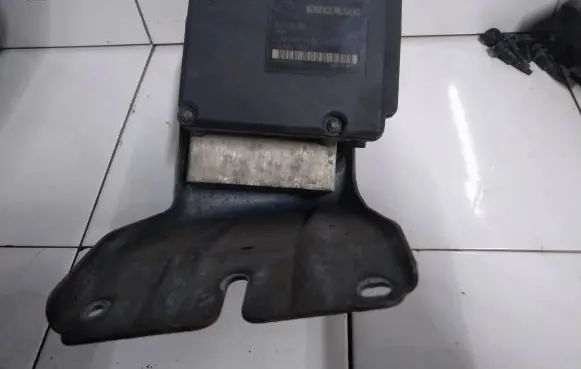 Volvo S80 ABS Pump 8619538 TKR0H21E07 10094904233