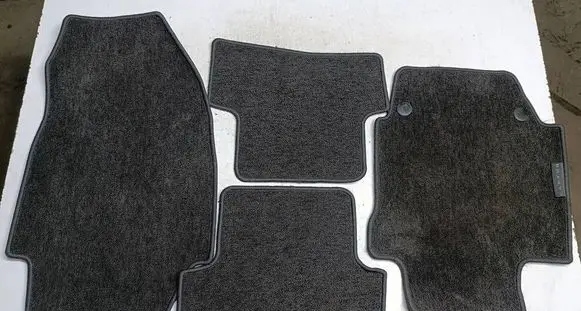 Renault Captur Car floor mat set 8201677404S5 8201677404