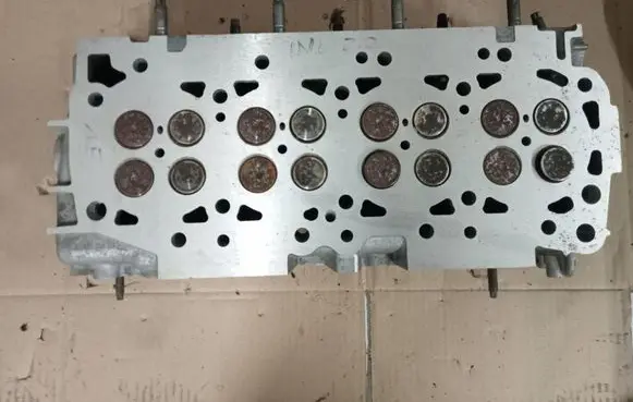 Nissan Almera Tino Engine head 0000