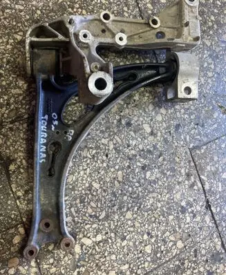 Volkswagen Touran I Front lower control arm/wishbone
