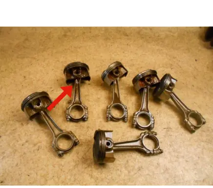 Maserati Quattroporte Piston with connecting rod